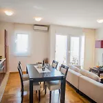 Olea, Two-Bedroom Duplex Suite Near Znjan Beach Split