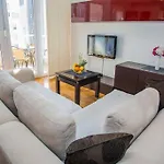 Olea, Two-Bedroom Duplex Suite Near Znjan Beach Apartment Split
