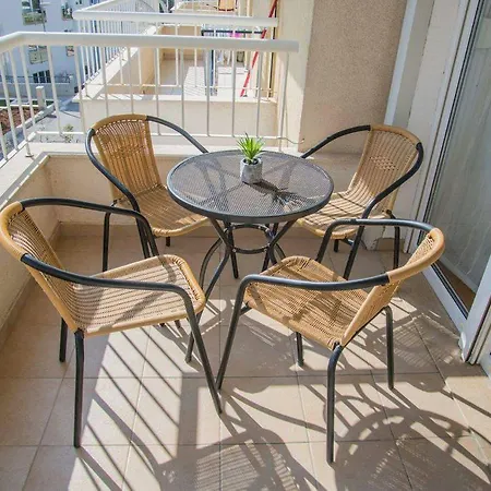 Olea, Two-bedroom Duplex Near Znjan 아파트 스플리트