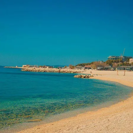 Antonio On The Apartman *